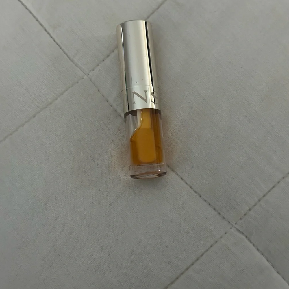 Nwot Lip Comfort Oil in shade 01 Honey-1.4 ml